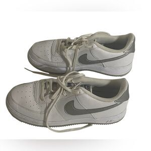 Nike Air Force 1 Big Kids' Shoes Size 7Y White Silver DV7762-300